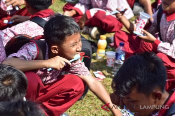 Bupati ajak anak jaga kesehatan gigi dan mulut