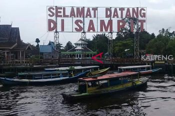 Ini penyebab warga Sampit mendadak ramai-ramai mandi di Sungai Mentaya