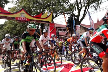 Ratusan Pembalap TDS 2018 Tinggalkan Bukittinggi