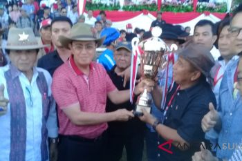 Kuda milik gubernur menjuarai pacuan HUT Minahasa