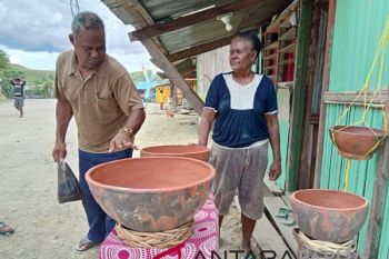 Pembuat gerabah di Papua mulai bekurang