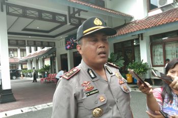 Polisi tangkap dua orang terkait penemuan mayat terbakar