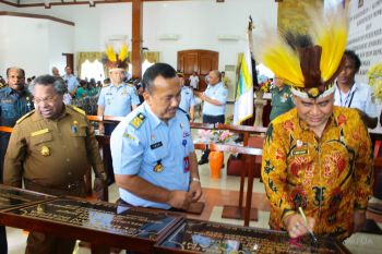 Pejabat Kemenkumham RI resmikan kampung-kelurahan sadar hukum di Mimika
