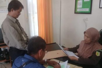 Warga Tulangbawang laporkan Kepala Kampung ke Kejati