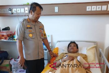 Kapolrestabes Makassar santuni korban begal
