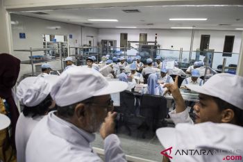 Kunjungan Delegasi OKI ke Bio Farma