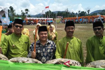 Meski arena becek, pembukaan MTQ Pasaman tetap meriah