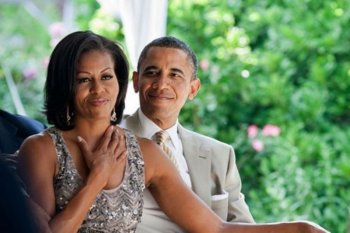 Bunga dari Barack Obama untuk istrinya
