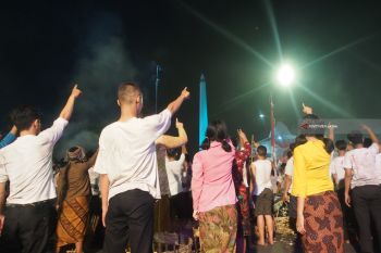Khofifah Usulkan "Car Free Night" di Kawasan Tugu Pahlawan