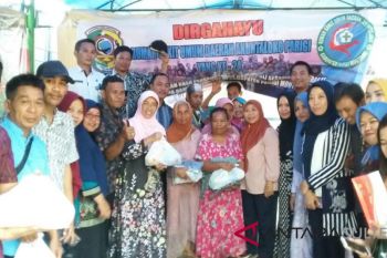 RSUD Anuntaloko Parigi berbagi dengan korban gempa