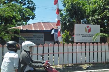 Panwas Poso panggil empat caleg yang dilaporkan lakukan politik uang