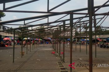 Pemkot selesaikan 123 lapak di pasar darurat