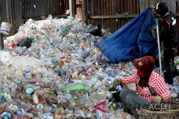 Pengololaan sampah plastik