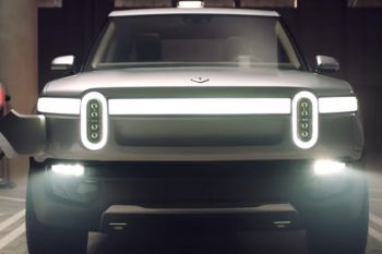 Ragukan mobil listrik bermodel truk pickup