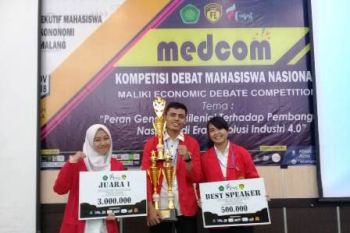 Mahasiswa Fisip Unhas juara debat ekonomi