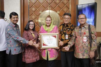 Semarang raih penghargaan pembina pelayanan publik terbaik
