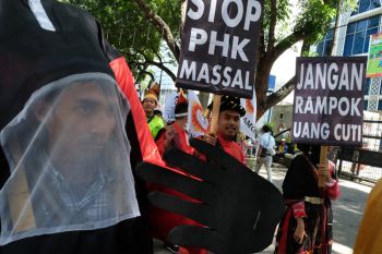Unjuk Rasa Serikat Pekerja Danamon