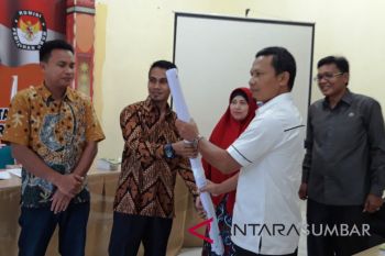 KPU Pariaman salurkan alat peraga kampanye Pemilu 2019