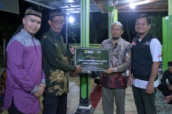 Warga lega, mendapat bantuan sumur wakaf ke-15 dari Global Wakaf-ACT DIY