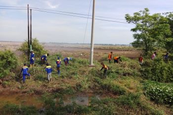 Antisipasi banjir, ASN dikerahkan bersihkan saluran air