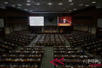 Artikel - Perlukah larangan legislator bertemu konstituen selama kampanye?