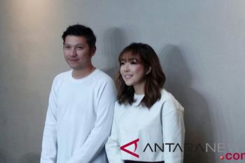 Gading bantah perceraiannya adanya orang ketiga