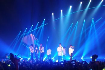 Boy Group GOT7  rilis album "Present You &amp;Me"