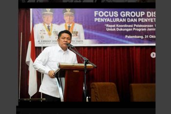 Gubernur minta calon penganten tanam pohon guna lestarikan lingkungan