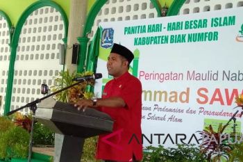 Bupati Biak Numfor ajak warga muslim jaga kebersamaan