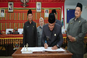 Plt Bupati Lampung Selatan apresiasi DPRD setuji APBD