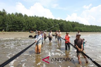 NELAYAN PUKAT DARAT