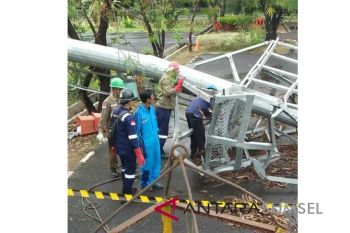 Pusri turunkan alat berat bantu pembersihan JSC