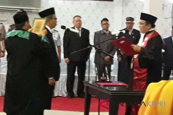 Yusuf Sirat jabat Ketua  DPRD Karimun