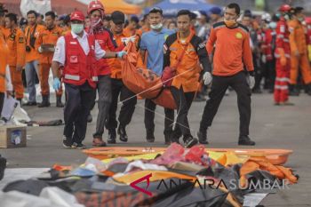 Lima jenazah korban Lion Air JT 610 tiba di Bandara Pangkalpinang