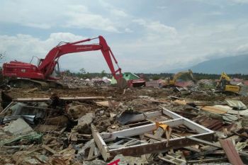 Pembersihan lokasi likuifaksi Petobo