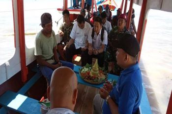 PKBM Pulau Tegal dapat bantuan kapal PTBA