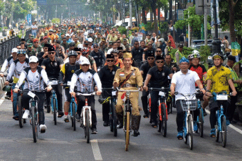 Netizen ramai bicarakan Jokowi naik sepeda ontel