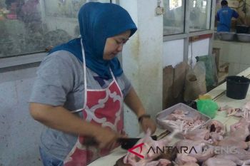 Harga daging ayam di Purwokerto bertahan tinggi