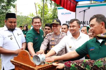Menerobos rimba memberi cahaya, Lubuk Labu terang benderang