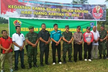 Siswa Manokwari tanam pohon buah bersama ASN Biak