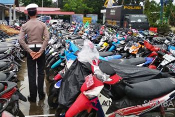 Sepuluh kendaraan plat merah di Agam turut ditilang selama Operasi Zebra