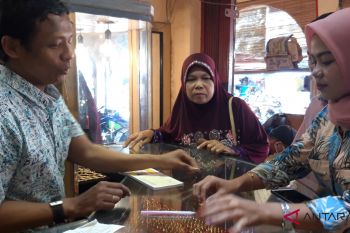 Harga emas turun Rp20 ribu di Pariaman