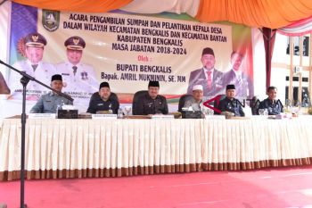 Bupati Bengkalis Lantik 11 Kepala Desa