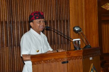 Gubernur Koster hentikan "Bali Nawanatya dan Mahalango"