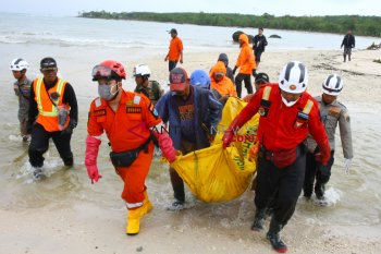 Some 84 corpses of tsunami disaster decomposed in Pandeglang hospital