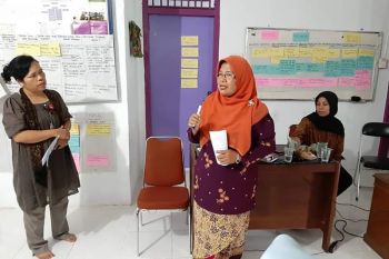 Bergerak dari akar rumput demi angkat martabat perempuan