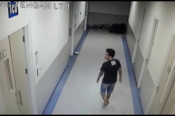 Seorang pria terekam CCTV mencuri di RSUD Muara Teweh