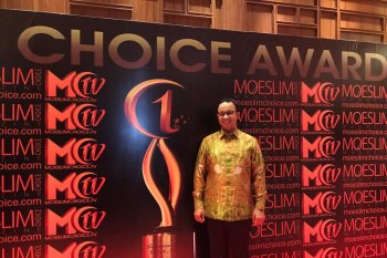 Anies Baswedan receives Muslim Choice Award 2018