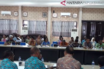 KPU Manado bagikan APK kepada Parpol