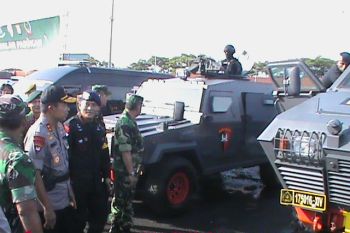 Polda Lampung Musnahkan 696 Kg Ganja